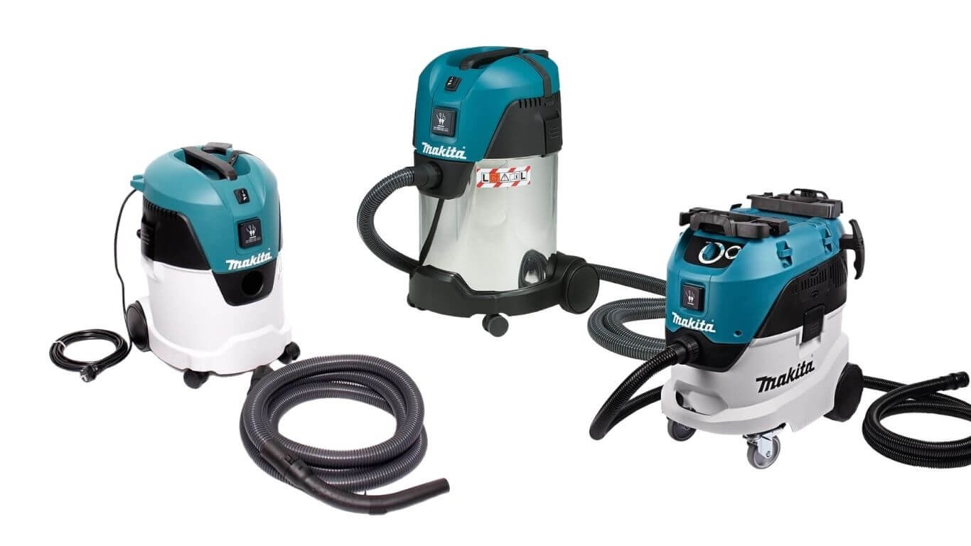 Comparatif des 3 aspirateurs eau et poussière Makita VC1310L 13L classe L, VC3210L 32L Inox classe L et VC2211M 22L classe M sur fond blanc
